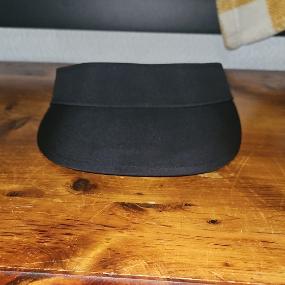 NWOT Women's Lululemon Fast Paced Wide Band Running Visor - Picture 5 of 6